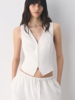 Aritzia Attire Vest - Crepette